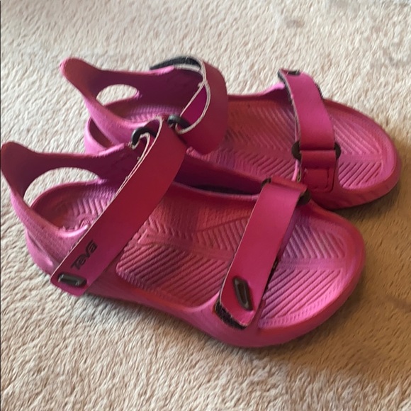 pink teva sandals